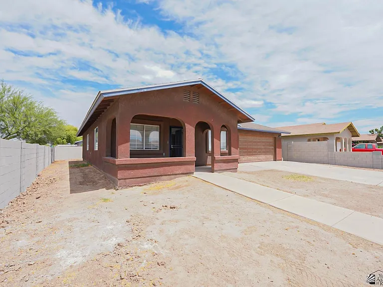 604 E Yucca St — Photo 3