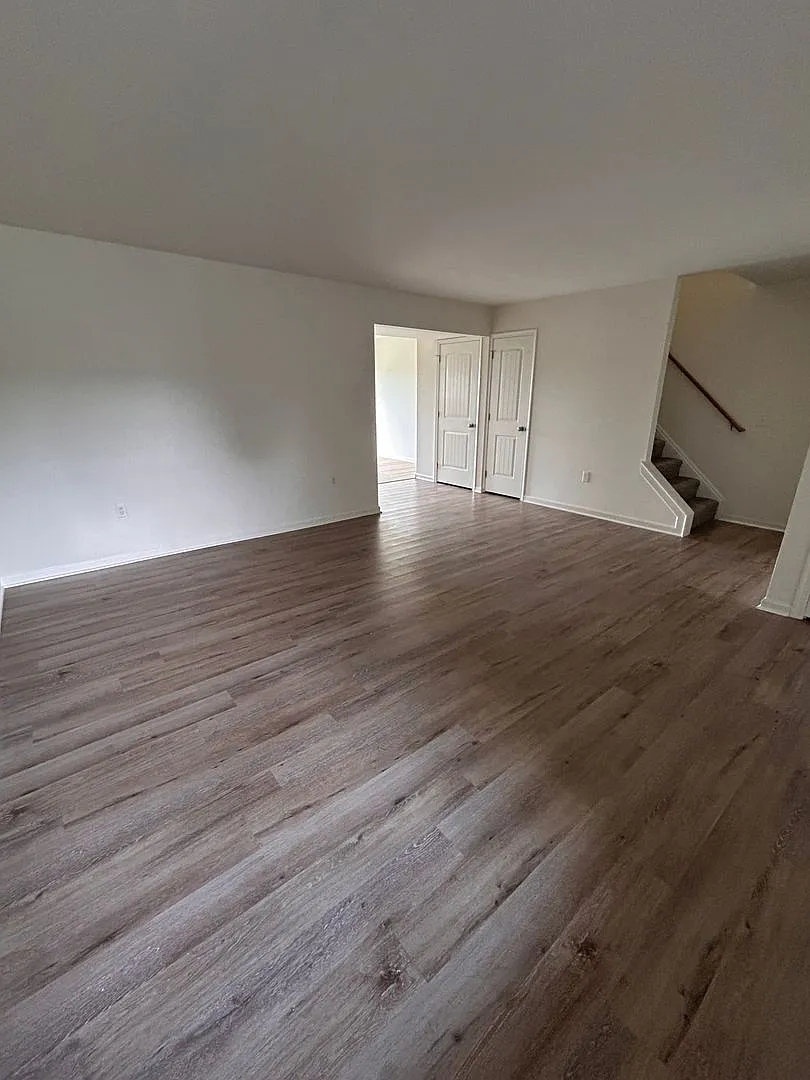 3 Bed 3 Bath Townhouse in Marietta — Photo 3