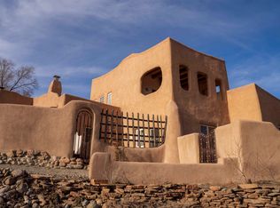 209 Ribak Rd, Taos, NM 87571
