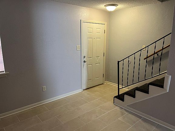 Entrance / Living Room