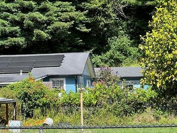 3rd image of 1423 Carson Woods Rd