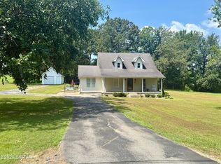 400 Clifty Village Ln, Paris, TN 38242
