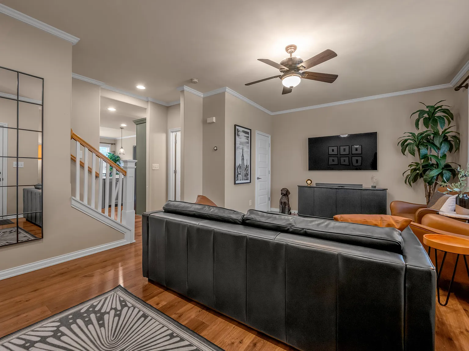 3 bed, 2.5 bath, 2052 sqft, $3,500 — Photo 4