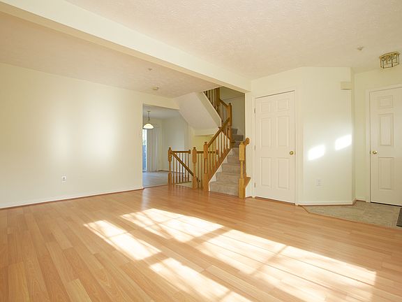 3rd image of 8808 Ashberry Ct