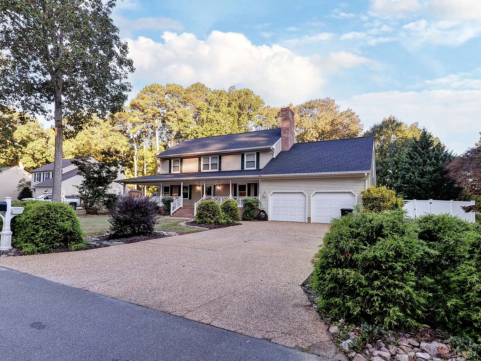 5 bed, 3.5 bath, 3300 sqft, $3,500 — Photo 4