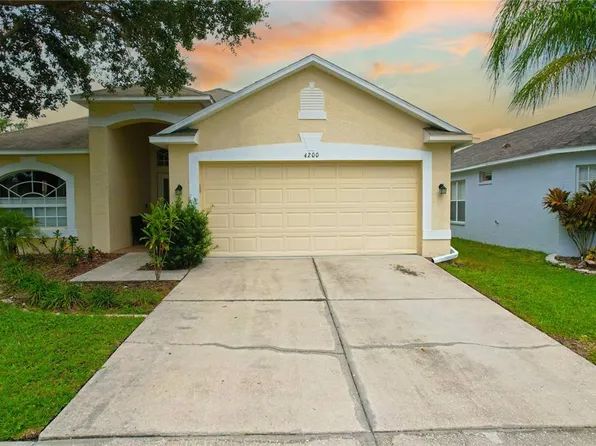 4200 Medbury Dr, Zephyrhills, FL 33543