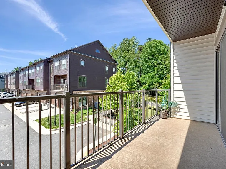 4402 Fair Lakes Ct — Photo 17