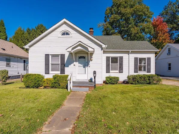 517 W Locust St, Boonville, IN 47601