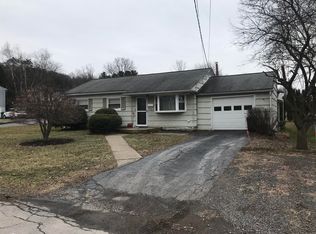 71 Park St, Dallas, PA 18612