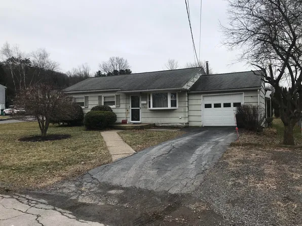 71 Park St, Dallas, PA 18612