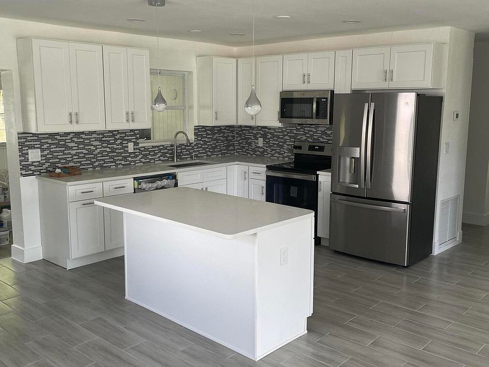 1st image of 4817 Pineaire Lane