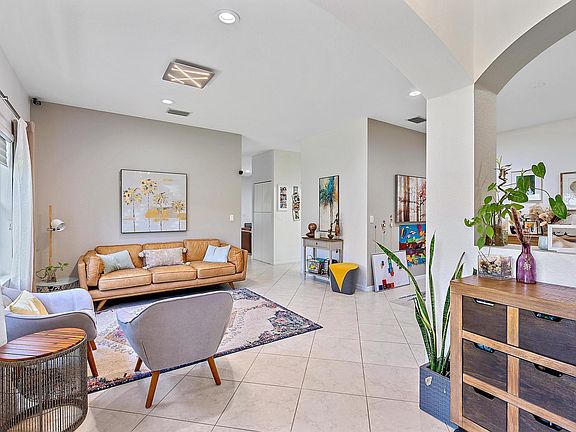5th image of 119 Whale Cay Way