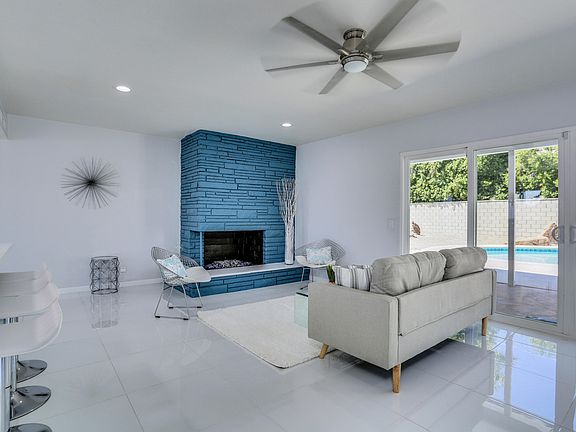 4th image of 257 Cerritos Dr