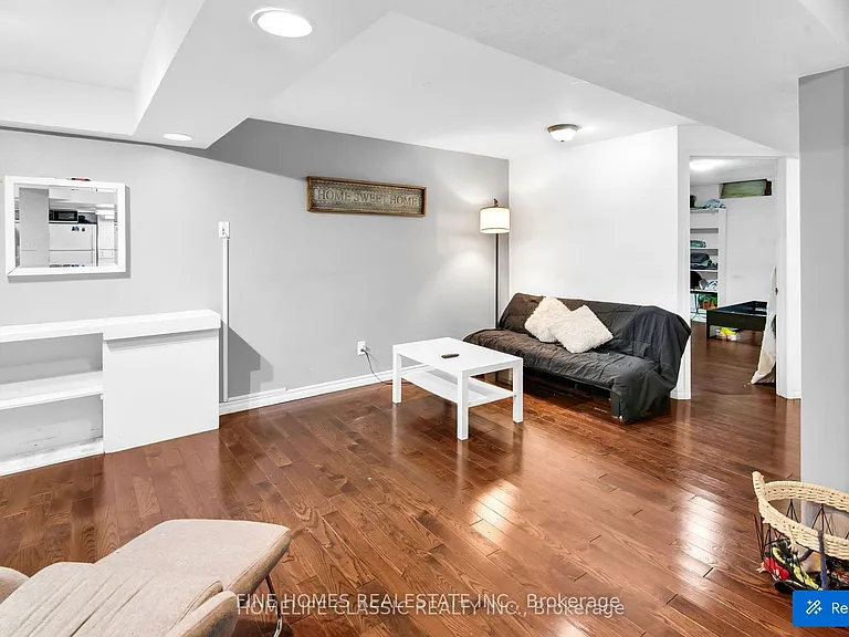 72 Gayla St #BASEMENT — Photo 4