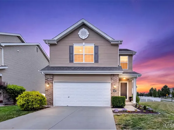 3381 Charlestowne Crossing Dr, Saint Charles, MO 63301