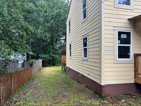 4th image of 2618 Memorial Dr SE
