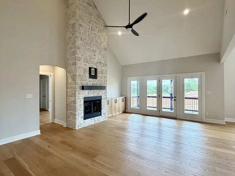 204 Crest Ridge Ct — Photo 8