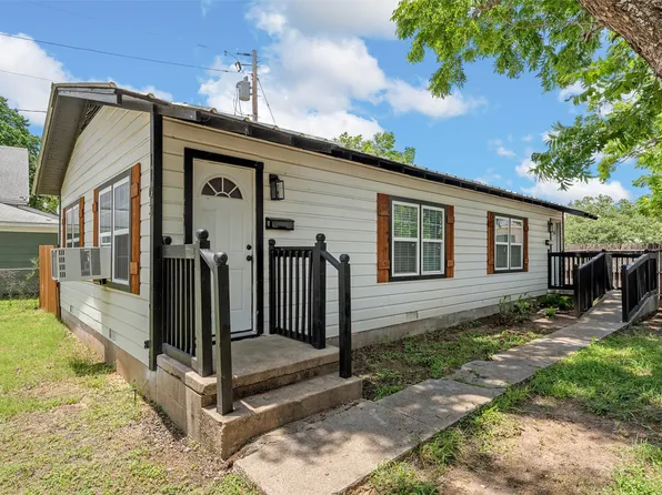 1103 E Leon St, Gatesville, TX 76528