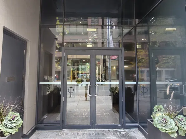 25 Richmond St E #2608, Toronto, ON M5C 0A6