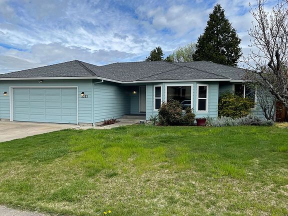 3rd image of 2253 Ridge Way