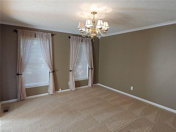 3rd image of 561 Deerwood Ct