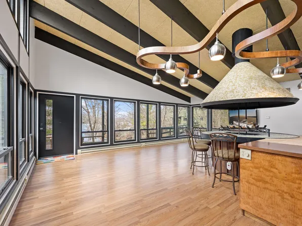 1105 N Hamilton St, Saint Croix Falls, WI 54024