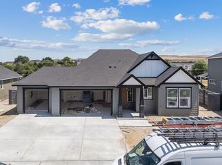 7624 Blanchard Loop, West Richland, WA