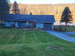 572 Johnson Ln, Honesdale, PA 18431