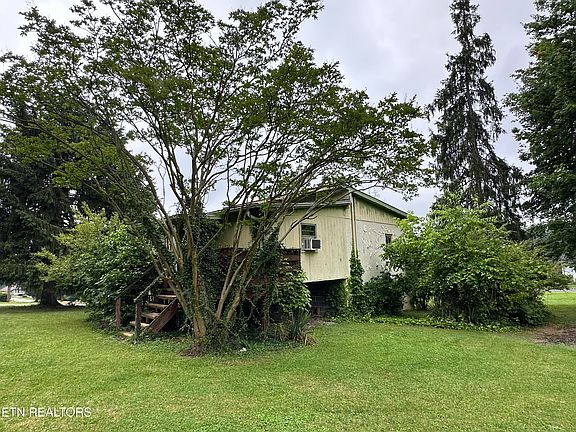 4th image of 1688 Ridgeway Dr