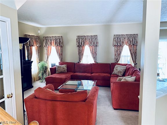 2nd image of 1917 Parkgate Ave