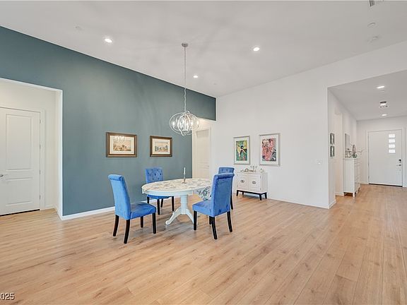 4th image of 3382 Creek Bend Ave