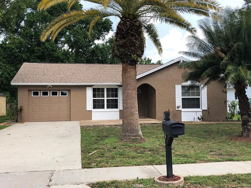 3 bed, 1180 sqft, $1,850 — Photo 2