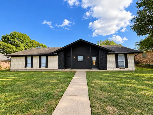 132 Valleyglen Dr, Desoto, TX 75115