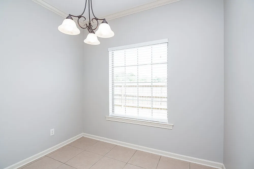 4 bed, 2.0 bath, 1747 sqft, $2,065 — Photo 4