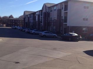 609 Grandview Ct, Iowa City, IA 52246