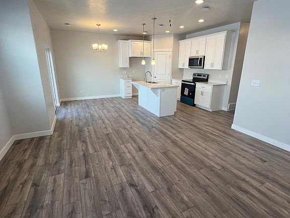 3rd image of 4130 Harper Ln #115