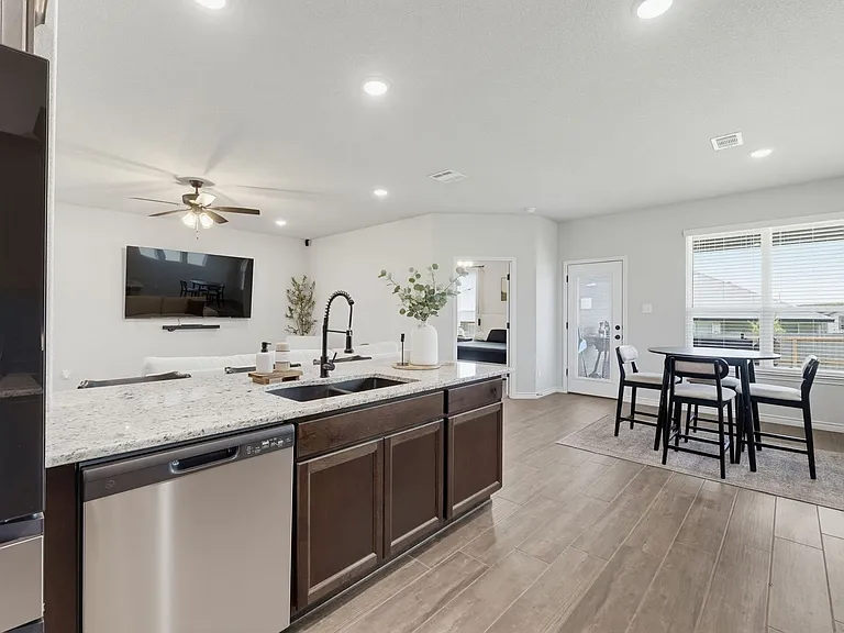 3002 Gryffindor Ln — Photo 7