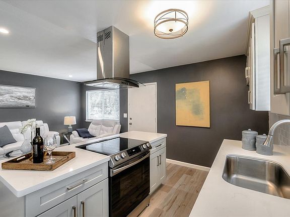 4th image of 2171 Canary Ct APT 4
