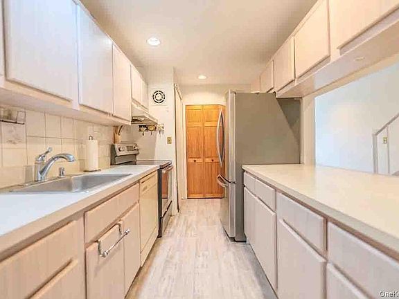 4th image of 2355 Pershing Boulevard #704