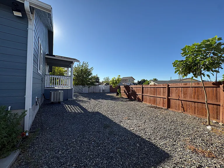 114 Paschke Ln — Photo 4
