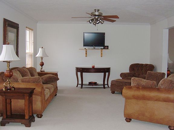 5th image of 154 Village Dr