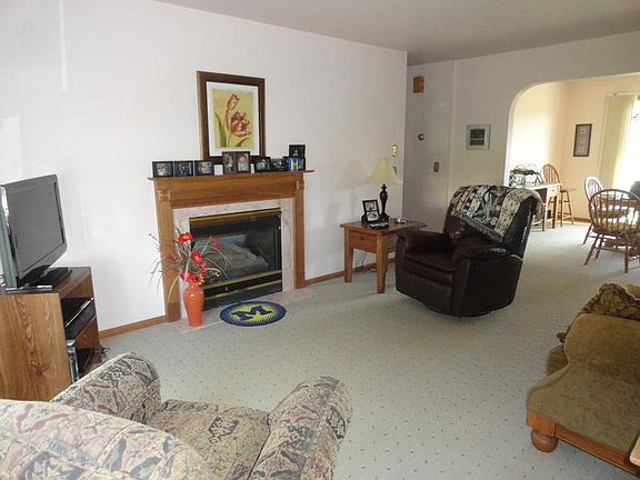 2nd image of 6121 Golfview Dr #38