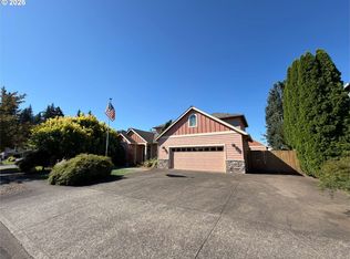 12121 Hazeldell Ave, Oregon City, OR 97045