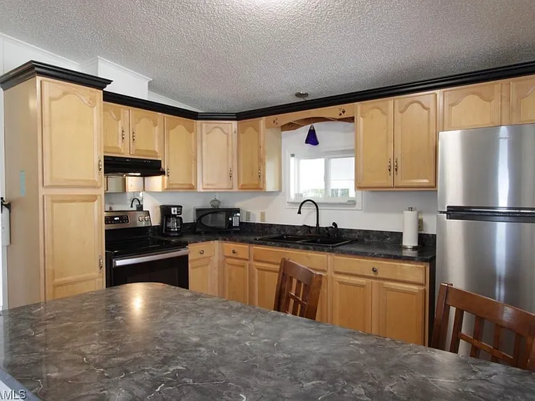 16061 Siesta Dr — Photo 4