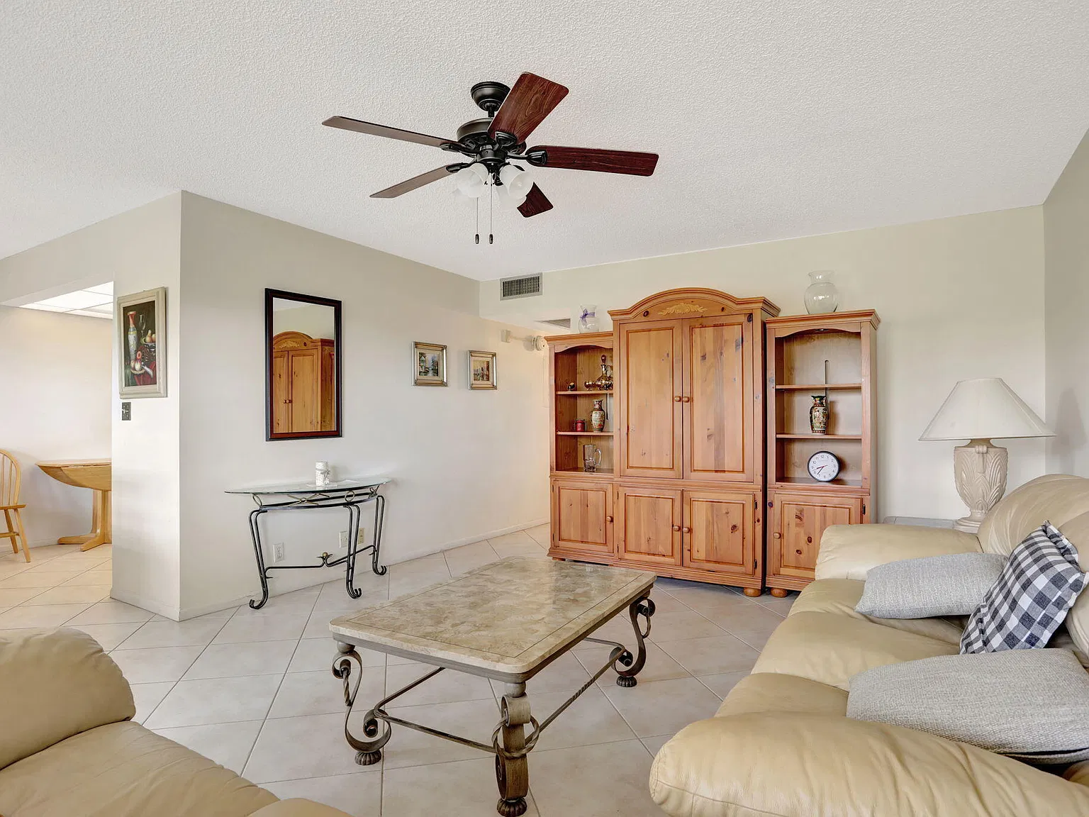 2 bed, 2.0 bath, 1002 sqft, $1,850 — Photo 4