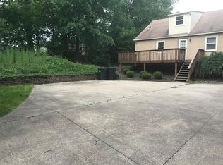 2614 Bradley Rd, Westlake, OH