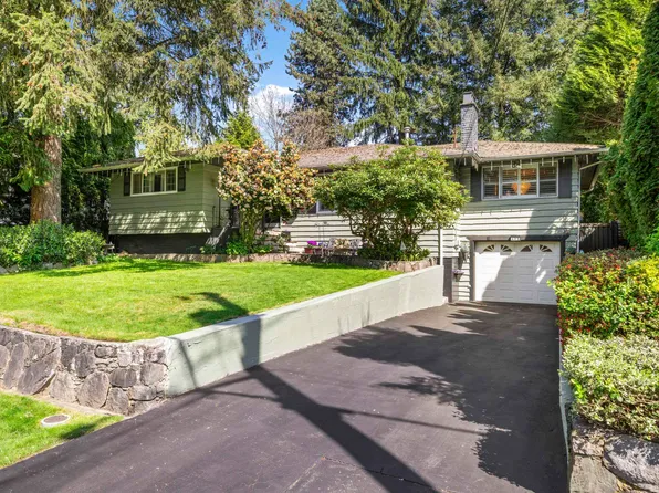 605 Victor St, Coquitlam, BC V3J 3V4