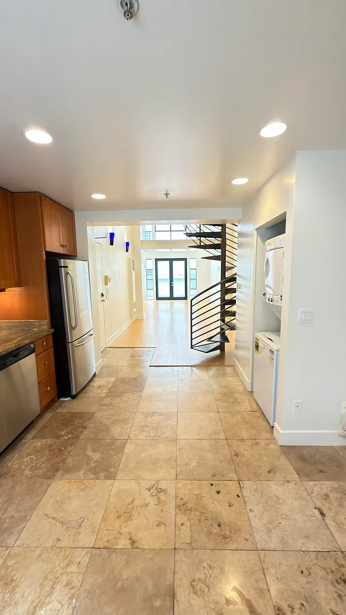 Building Photo - 161 Gilbert St #6