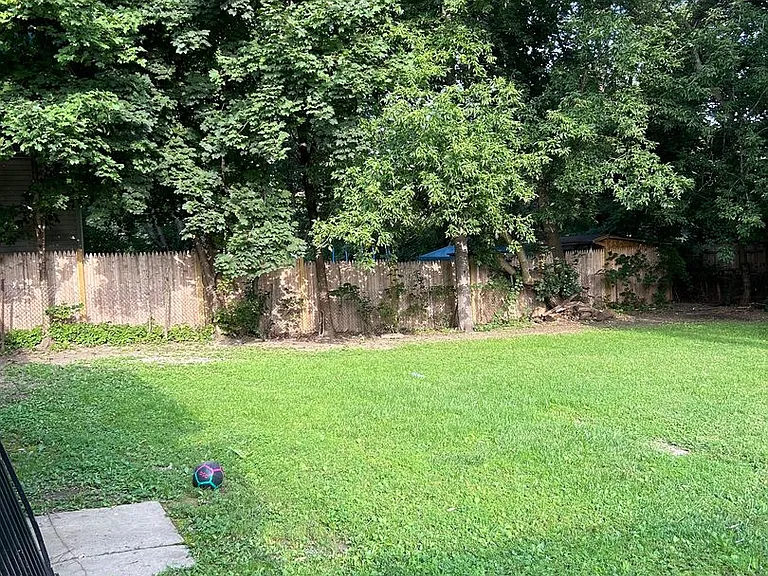 122 W Florence Ave — Photo 5