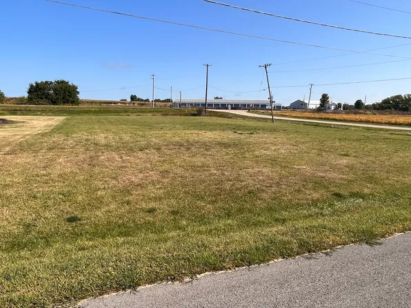 1 Locust Ct, Morrison, IL 61270